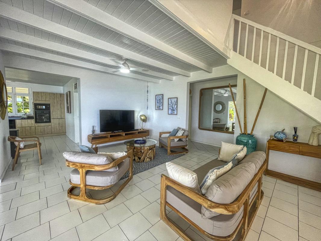 17.Location villa piscine vue mer Bouillante Guadeloupe_Salon vue mer